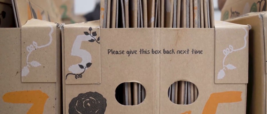 Reusable cardboard vegetable fruit boxes